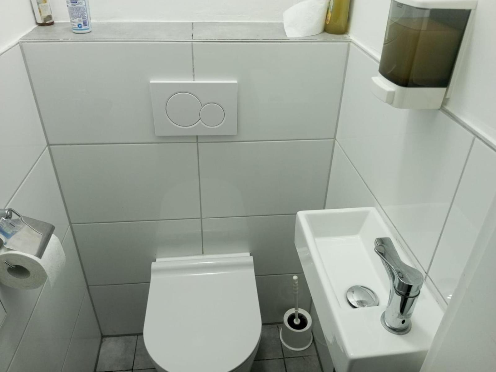 Gemuetliches Lisa Zimmer Mit Gemeinschaftskueche Heilbronn Zentrum Buitenkant foto
