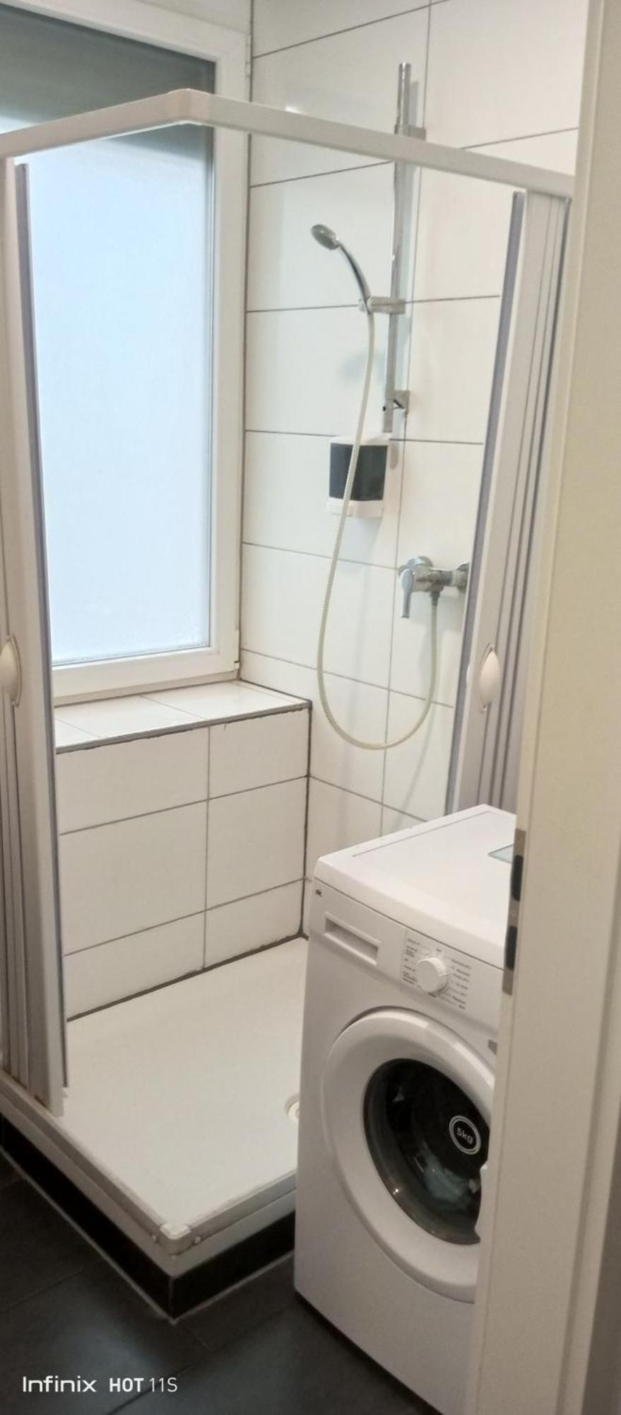 Gemuetliches Lisa Zimmer Mit Gemeinschaftskueche Heilbronn Zentrum Buitenkant foto