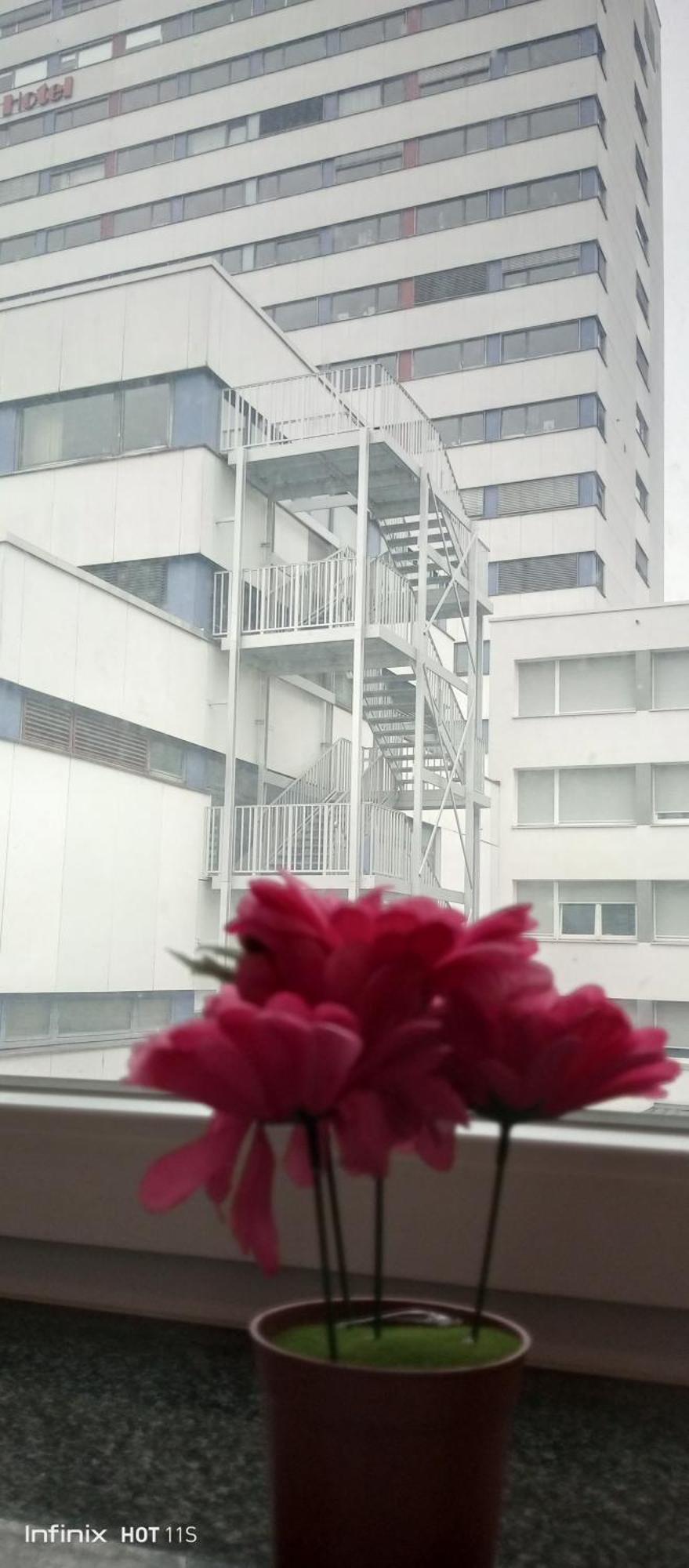 Gemuetliches Lisa Zimmer Mit Gemeinschaftskueche Heilbronn Zentrum Buitenkant foto